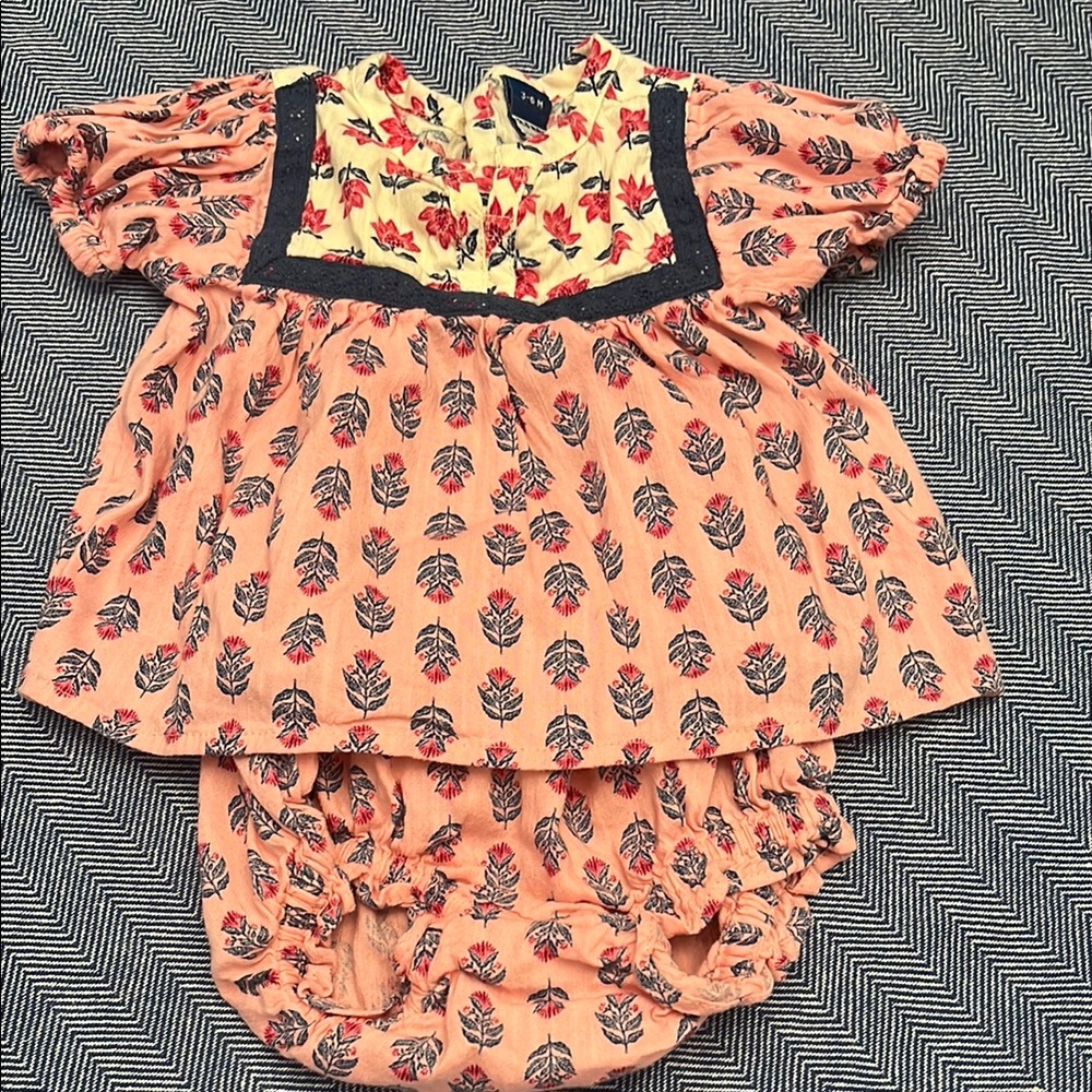 EUC Two Piece Old Navy set
